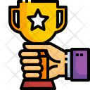 پیش‌نمایش فایل holding-winning-trophy-3438507 از پک جوایز