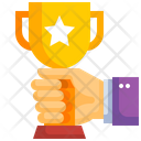 پیش‌نمایش فایل holding-winning-trophy-3438567 از پک جوایز