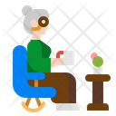 پیش‌نمایش فایل grandmother-3387340 از پک خانواده