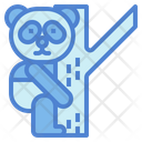 پیش‌نمایش فایل panda-on-tree-7104665 از پک Panda