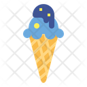 پیش‌نمایش فایل holding-ice-cream-cone-7119934 از پک بستنی