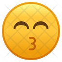 پیش‌نمایش فایل kissing-face-with-smiling-eyes-3223233 از پک شکلک‌ها