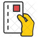 پیش‌نمایش فایل hand-holding-credit-card از پک هتل و مسافرت ۱