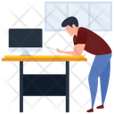 پیش‌نمایش فایل office-employee-1484206 از پک مدیریت پروژه