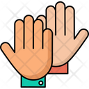 پیش‌نمایش فایل hi-five-7593610 از پک روز دوستی
