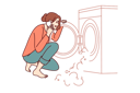 پیش‌نمایش فایل woman-near-broken-washing-machine-calls-repairman-10111072 از پک متفرقه
