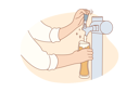 پیش‌نمایش فایل bartender-hands-holding-glass-pouring-beer-10704064 از پک غذا