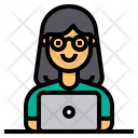 پیش‌نمایش فایل female-employee-2398527 از پک منابع انسانی
