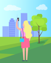 پیش‌نمایش فایل woman-taking-selfie-in-city-park-9608070 از پک افراد در پارک