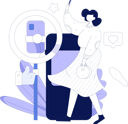 پیش‌نمایش فایل female-influencer-live-on-social-media-site-11846723 از پک تجارت الکترونیک