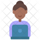 پیش‌نمایش فایل female-blogger-5397780 از پک کپی‌رایتینگ