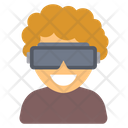 پیش‌نمایش فایل boy-use-virtual-reality-headset-6772294 از پک افراد در حال استفاده از هدست واقعیت مجازی