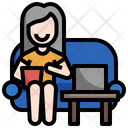 پیش‌نمایش فایل woman-watching-tv-3805195 از پک افراد شاد