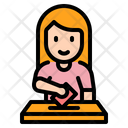 پیش‌نمایش فایل female-vote-5437900 از پک برابری زنان