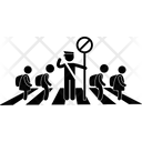 پیش‌نمایش فایل clearing-traffic-for-student-1502075 از پک اتوبوس مدرسه