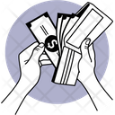 پیش‌نمایش فایل holding-cash-and-wallet-3455304 از پک پول