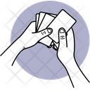پیش‌نمایش فایل holding-cards-3455339 از پک کارت