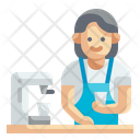 پیش‌نمایش فایل female-barista-4362265 از پک کافی شاپ