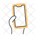 پیش‌نمایش فایل holding-phone-4970648 از پک دست در حال نگه داشتن وسایل