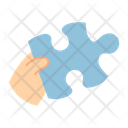 پیش‌نمایش فایل holding-jigsaw-4970611 از پک دست در حال نگه داشتن وسایل