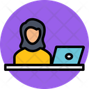پیش‌نمایش فایل hospital-receptionist-7270597 از پک پزشکی و سلامت