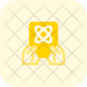 پیش‌نمایش فایل holding-atom-file-4858164 از پک علم