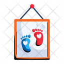 پیش‌نمایش فایل footprint-frame-10439823 از پک خانواده و نوزاد