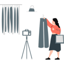 پیش‌نمایش فایل girl-making-promotional-videos-for-clothes-13114223 از پک تولیدکننده محتوا