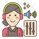 پیش‌نمایش فایل female-audio-engineer-8052634 از پک پادکست‌سازی