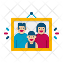 پیش‌نمایش فایل family-photo-frame-8095986 از پک روال روزانه زندگی روزمره
