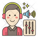 پیش‌نمایش فایل audio-engineer-male-11020256 از پک پادکست‌سازی